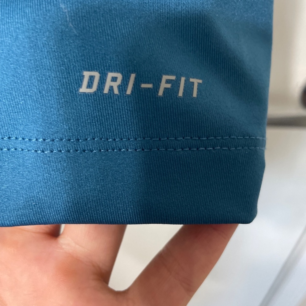 Compression tank top - Picture 5 of 6